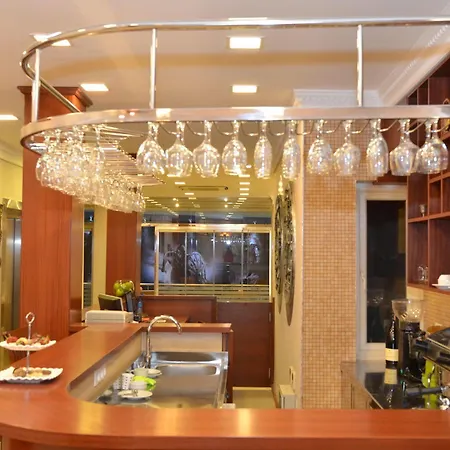 Ataker Otel